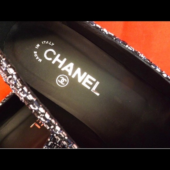 CHANEL MULTICOLOR silver charm moccasin loafers. - Picture 4 of 8